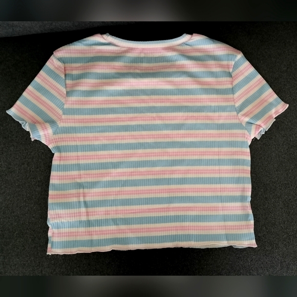 Striped Cropped Tee - Picture 2 of 3